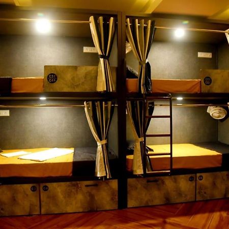 Charyana Hotel Ac Dormitory Ahmadabad Zewnętrze zdjęcie