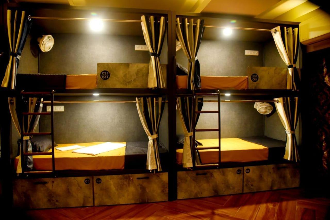 Charyana Hotel Ac Dormitory Ahmadabad Zewnętrze zdjęcie