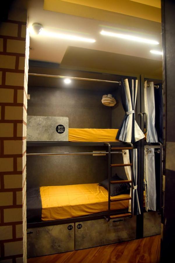 Charyana Hotel Ac Dormitory Ahmadabad Zewnętrze zdjęcie