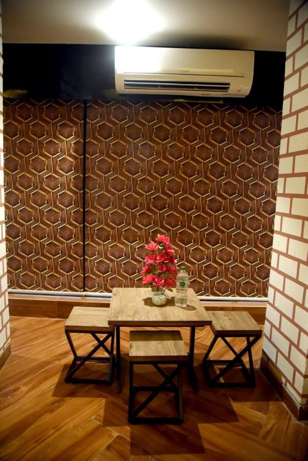 Charyana Hotel Ac Dormitory Ahmadabad Zewnętrze zdjęcie