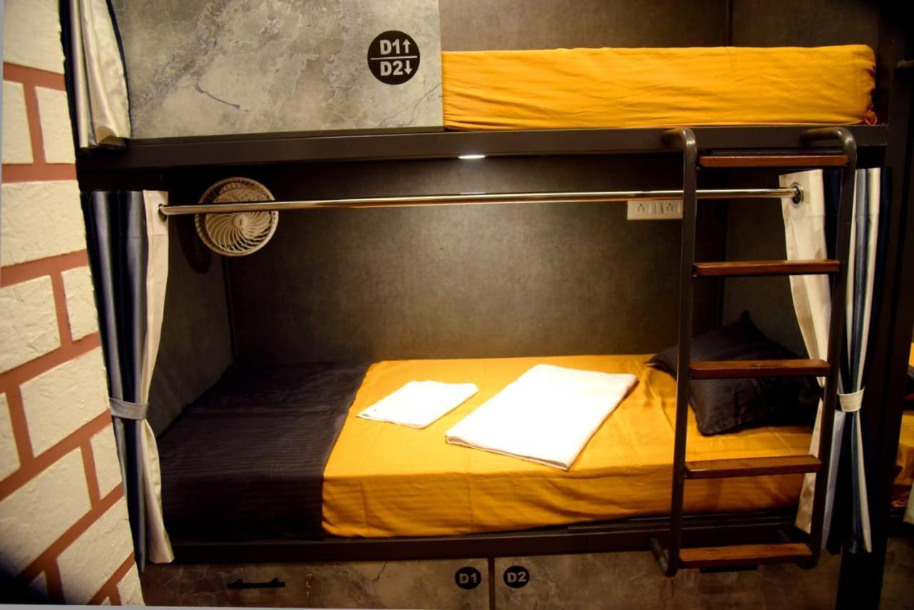 Charyana Hotel Ac Dormitory Ahmadabad Zewnętrze zdjęcie