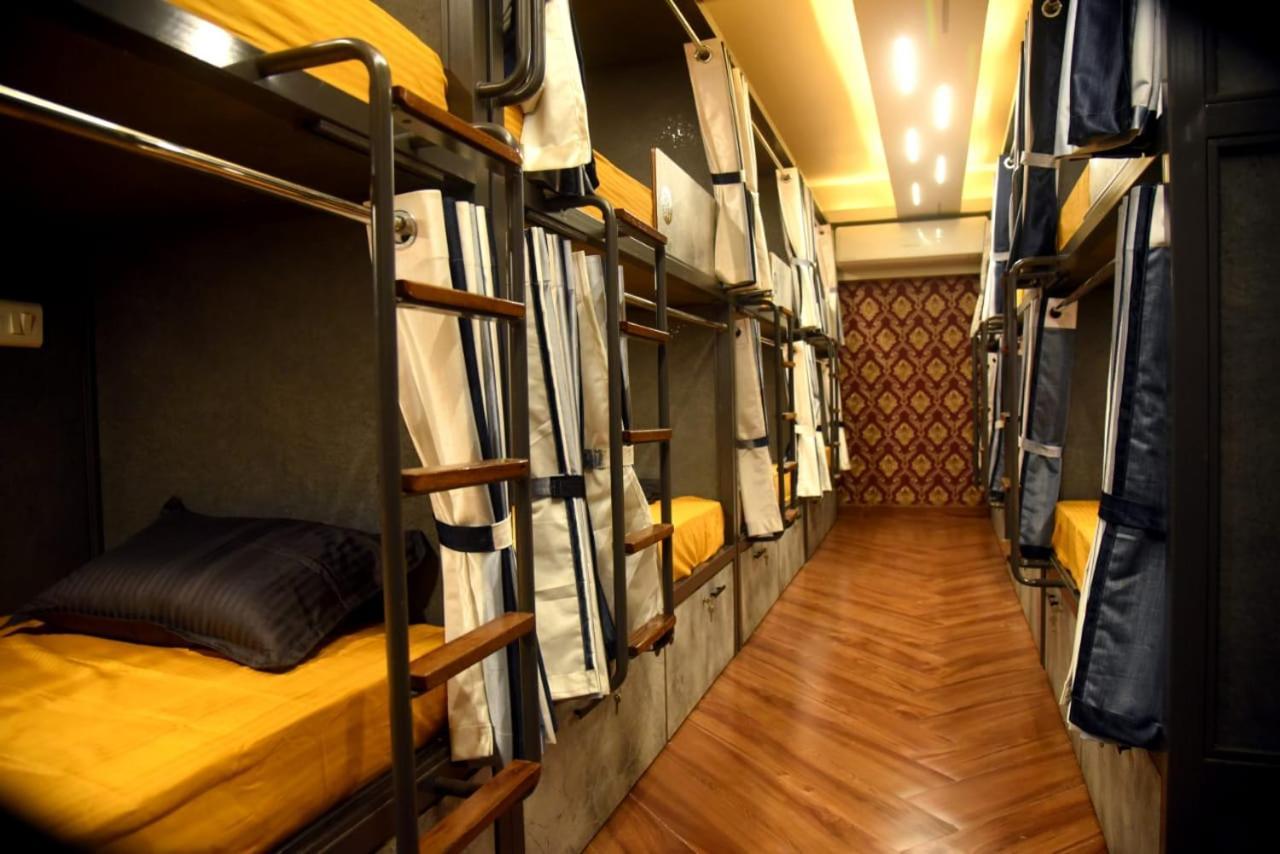 Charyana Hotel Ac Dormitory Ahmadabad Zewnętrze zdjęcie