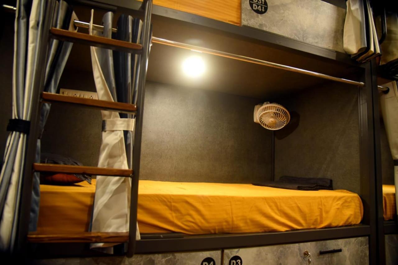 Charyana Hotel Ac Dormitory Ahmadabad Zewnętrze zdjęcie